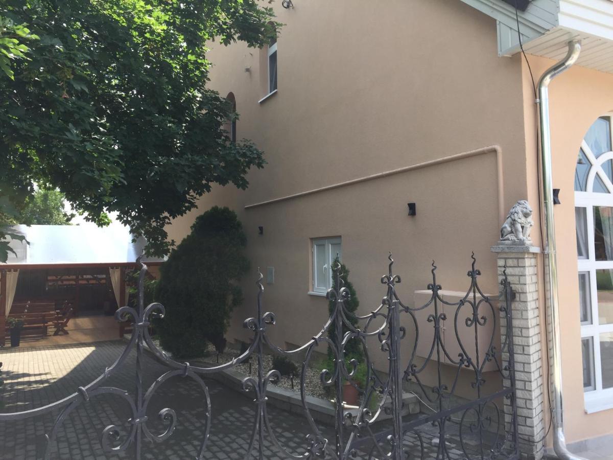 Patavár Panzió Étterem Gyongyospata Exterior foto