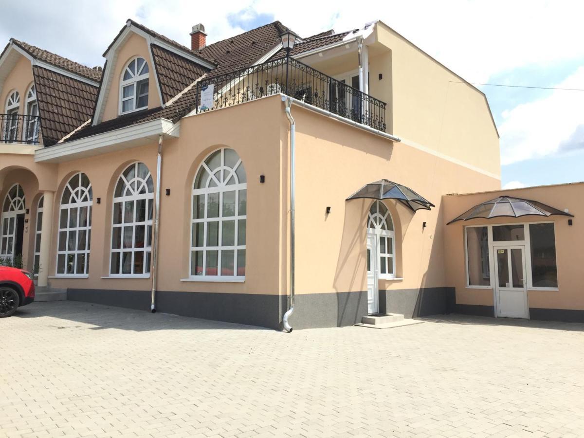 Patavár Panzió Étterem Gyongyospata Exterior foto