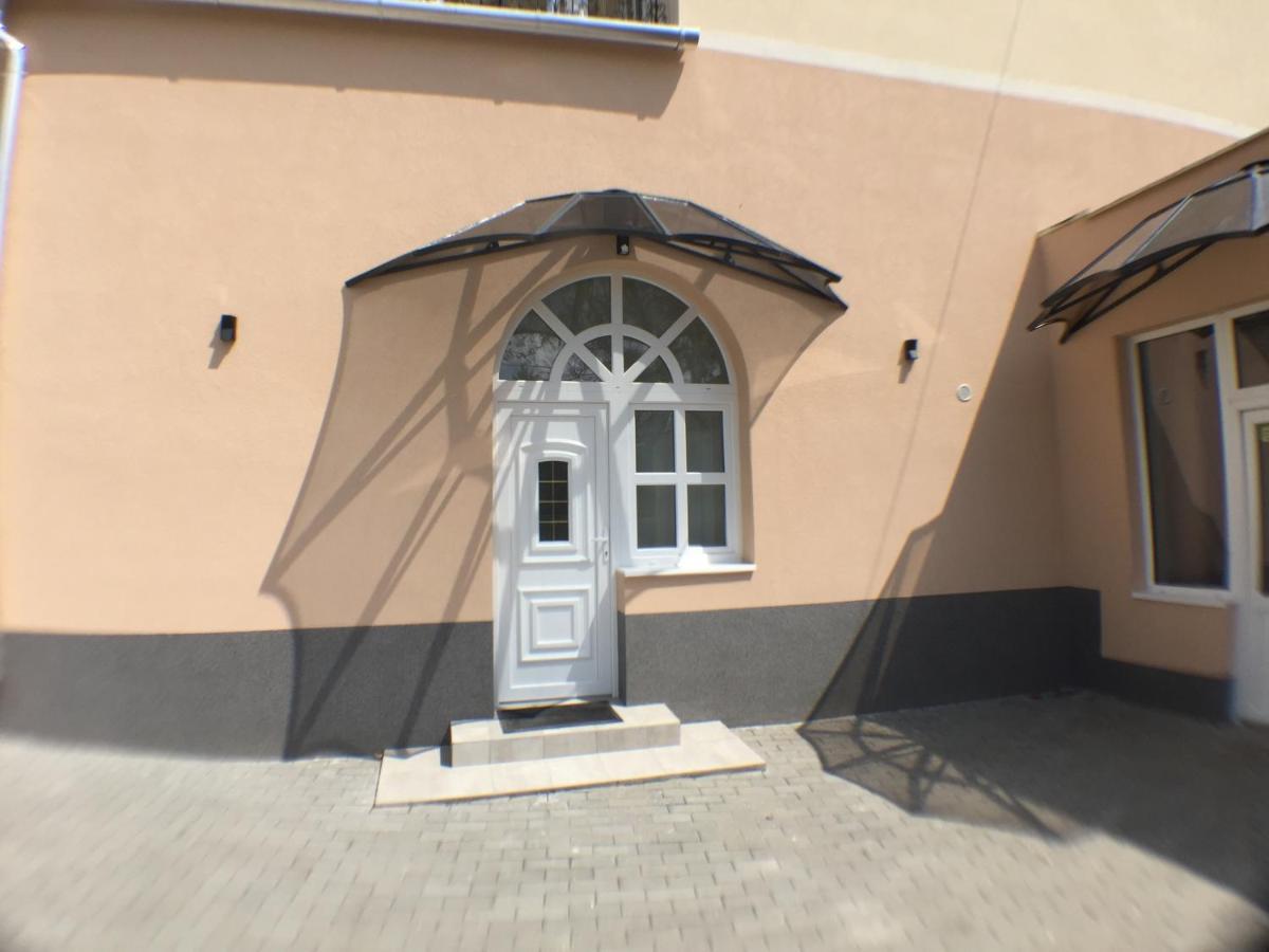 Patavár Panzió Étterem Gyongyospata Exterior foto